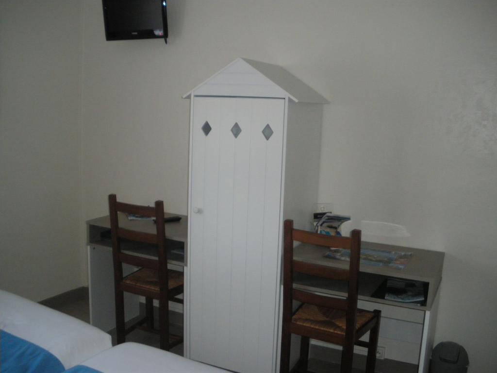 Hotel Du Port 콩카르노 객실 사진